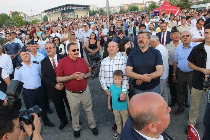 Türk Yıldızları’nın Gösterisi Nefes Kesti G4