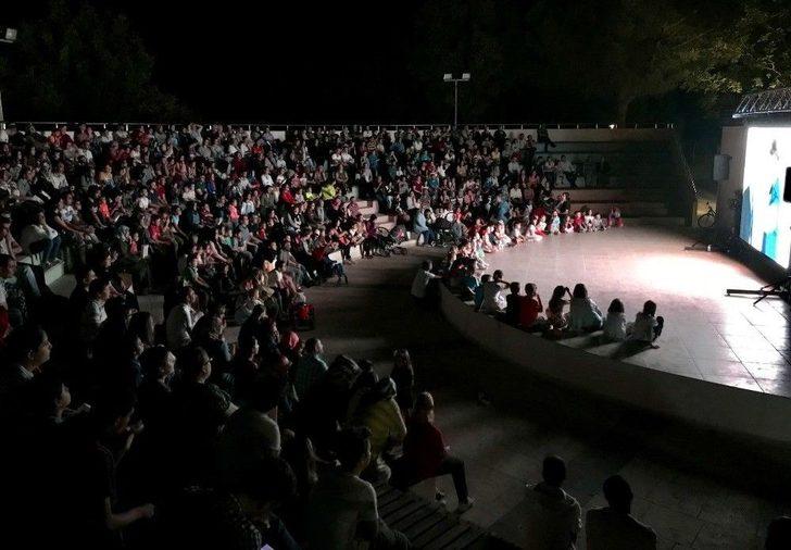 Bigalıların Açık Havada Sinema Keyfi G4