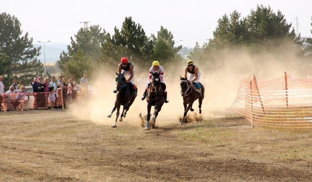 Demba Ba&rsquo;nın Ayağı Kırıldı