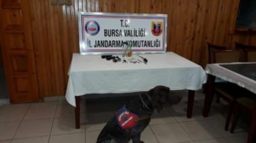 Ş&uuml;pheli Ara&ccedil;tan Uyuşturucu &Ccedil;ıktı