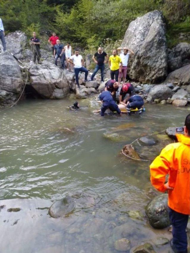 Serinlemek İçin Girdiği Derede Boğuldu