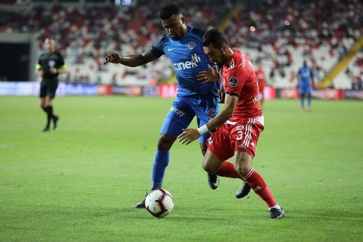 Spor Toto Süper Lig: Demir Grup Sivasspor: - Kasımpaşa: 3 (maç Sonucu) G4