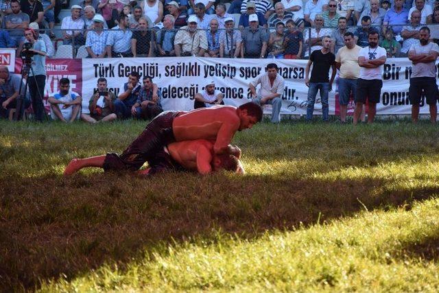 285. Çardak Yağlı Pehlivan Güreşlerinde Başpehlivan Balaban Oldu