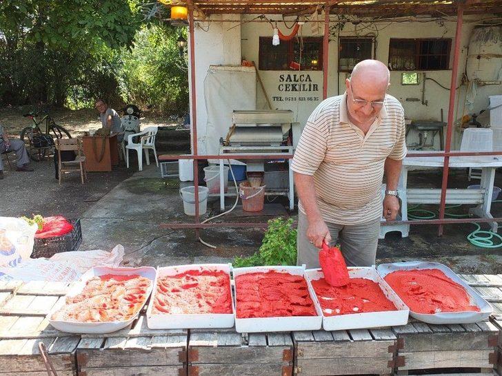 Kendi Ürettiği Makine İle Günde 5 Ton Domates Ve Biberi Salçaya Dönüştürebiliyor G1