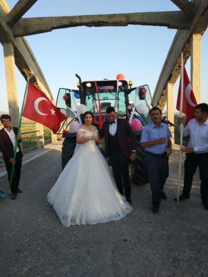 Evlilik Teklifinde Kullandığı Traktörü Gelin Arabası Yaptı G2
