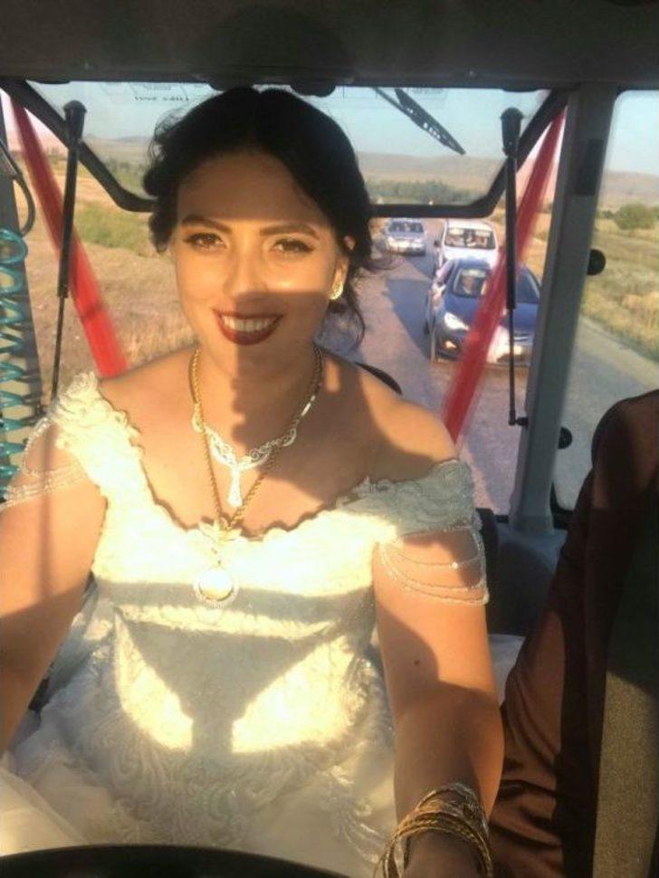 Evlilik Teklifinde Kullandığı Traktörü Gelin Arabası Yaptı G4