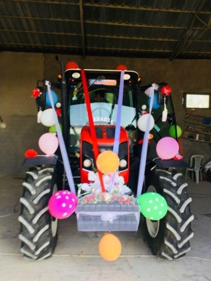 Evlilik Teklifinde Kullandığı Traktörü Gelin Arabası Yaptı G5