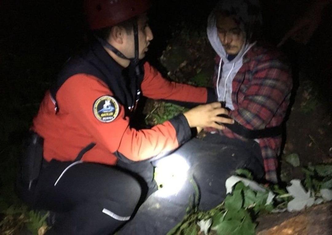 Kamp Yaparken 150 Metrelik Kayalıklardan D&ouml;nd&uuml;