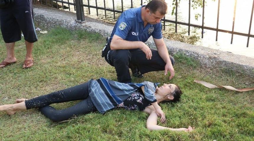İntihar Etmek İ&ccedil;in Nehre Atlayan Kadın Vatandaşlar Tarafından Kurtarıldı