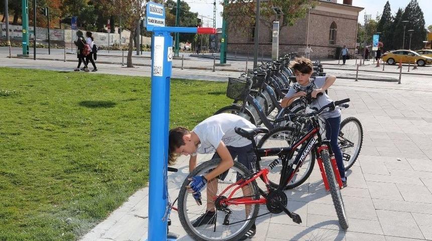 B&uuml;y&uuml;kşehir&rsquo;den 26 Noktaya Bisiklet Tamir İstasyonu