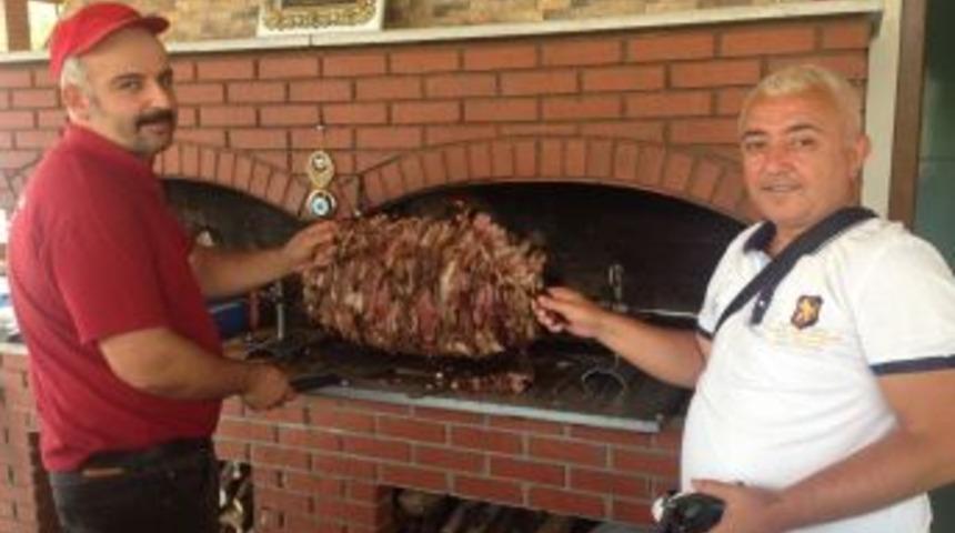 Oltu Cağ Kebap&ccedil;ıları Bayram Tatili Sonrası Mesaiye Başladı