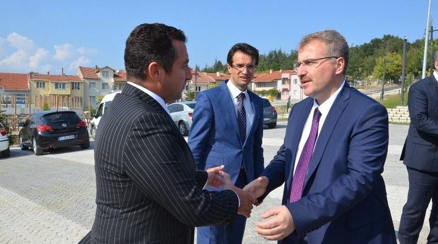 Bakan Yardımcısı Eldemir Boz&uuml;y&uuml;k&rsquo;&uuml; Ziyaret Etti