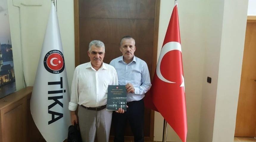 15 Temmuz İhanetini Arap&ccedil;a Kitap Olarak Hazırladı