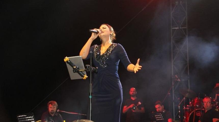 Muş Malazgirt Zaferi&rsquo;nin 947&rsquo;ncı Yıl D&ouml;n&uuml;m&uuml; Etkinlikleri &rsquo;zara&rsquo; Ve &rsquo;imera&rsquo; Konseri İle Sona Erdi