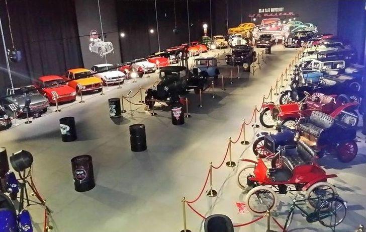 Otomobil Tutkunlarını Buluşturan Müze G1