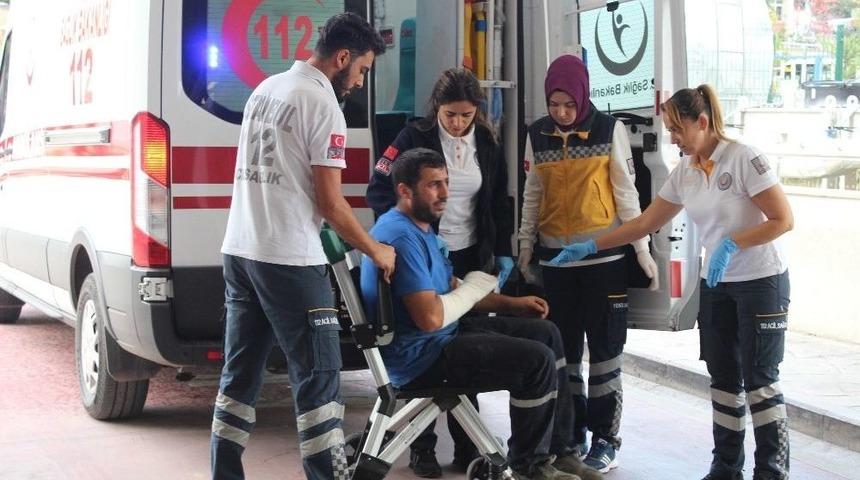 Kolunu Makineye Kaptıran İş&ccedil;iyi Arkadaşları Kurtardı