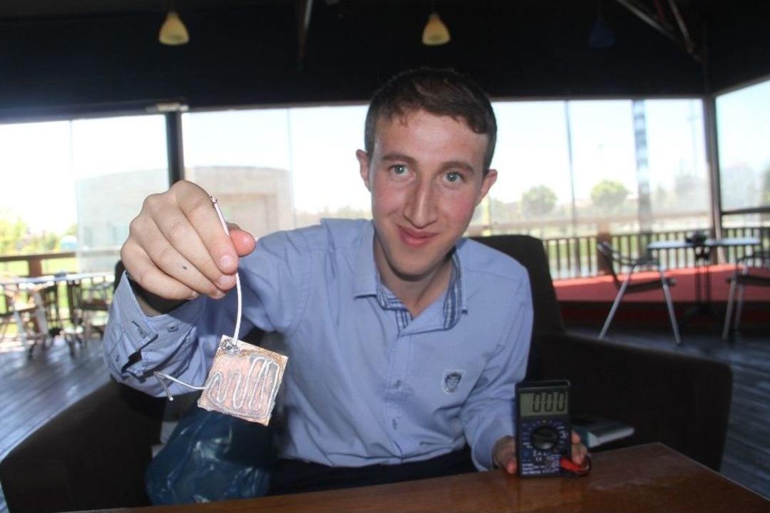 Oyuncaklarının Pili Bitince Elektrik &Uuml;reten Pil Yaptı, Patentini Aldı