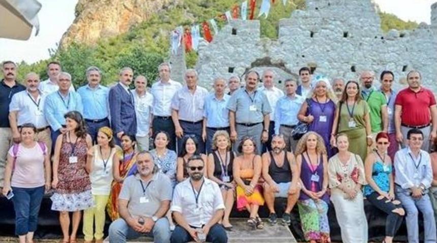 Olympos&rsquo;ta Yeni Bir Ateş: &rsquo;mitoloji Ve Edebiyat&rsquo;