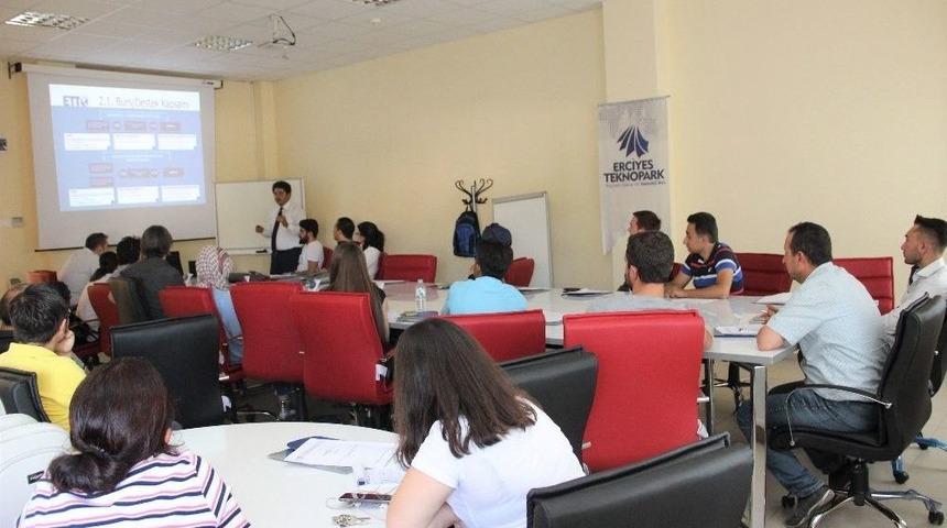 Erciyes Teknopark’ta “tübitak 2244 Sanayi Doktora Programına” İlişkin Bilgilendirme Etkinliği Düzenlendi