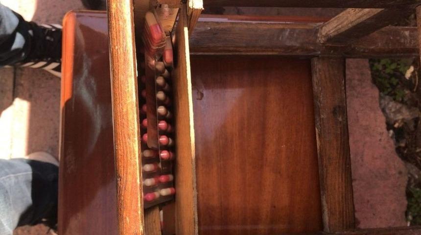 &Ccedil;ay Ocağı &Ouml;n&uuml;ndeki Tabureye Gizlenmiş Uyuşturucu Hap Ele Ge&ccedil;ti