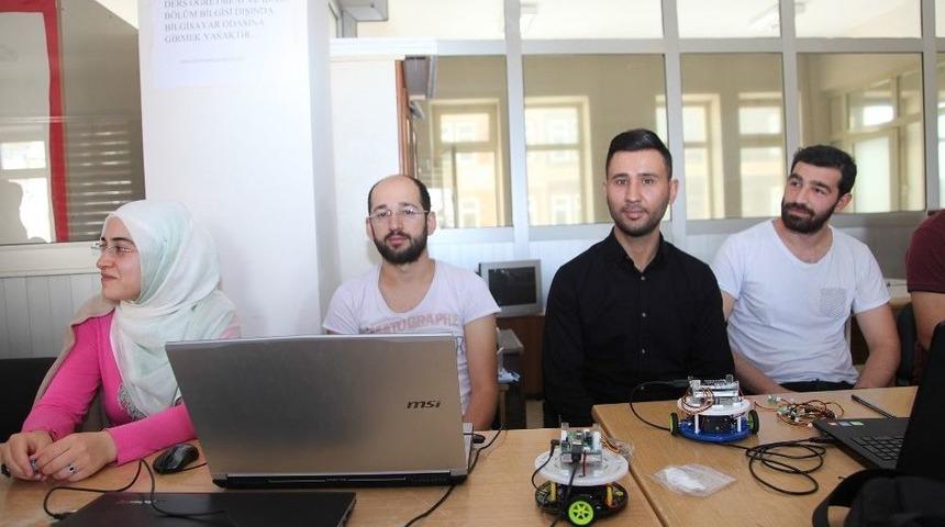 Ahlat&rsquo;ta "robotik Kodlama" Eğitimi