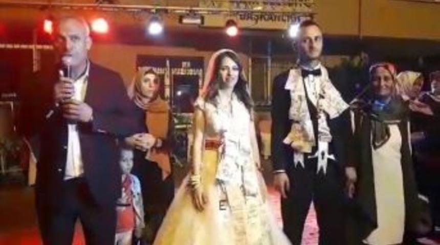 Belediye Başkanı, Düğünde Belde Halkını Böyle Uyardı