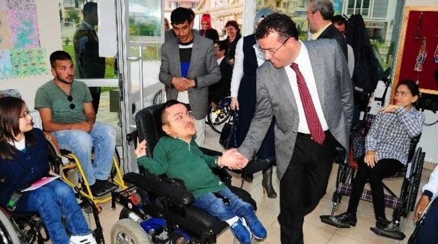 Atakum&rsquo;da Engelli Ara&ccedil;ları İ&ccedil;in Şarj İstasyonları