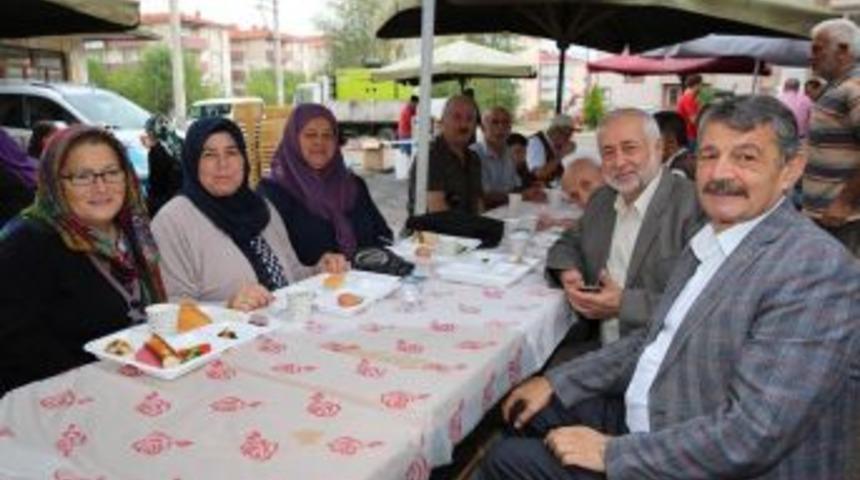 Talepler Kahvaltıda Dinlendi