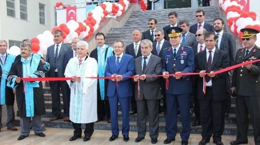 Baü’de Eğitim Öğretim Yılı Törenle Başladı