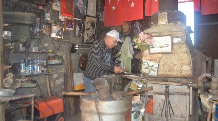 Yarım Asırdır Demir D&ouml;v&uuml;yor