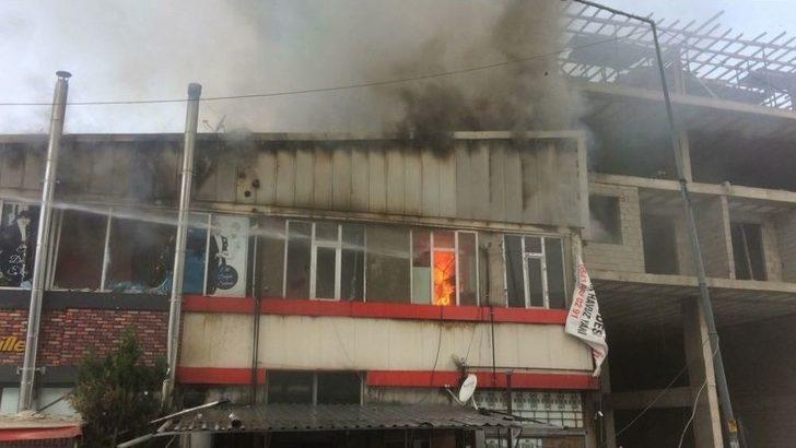 Düğün Salonunda Korkutan Yangın G3