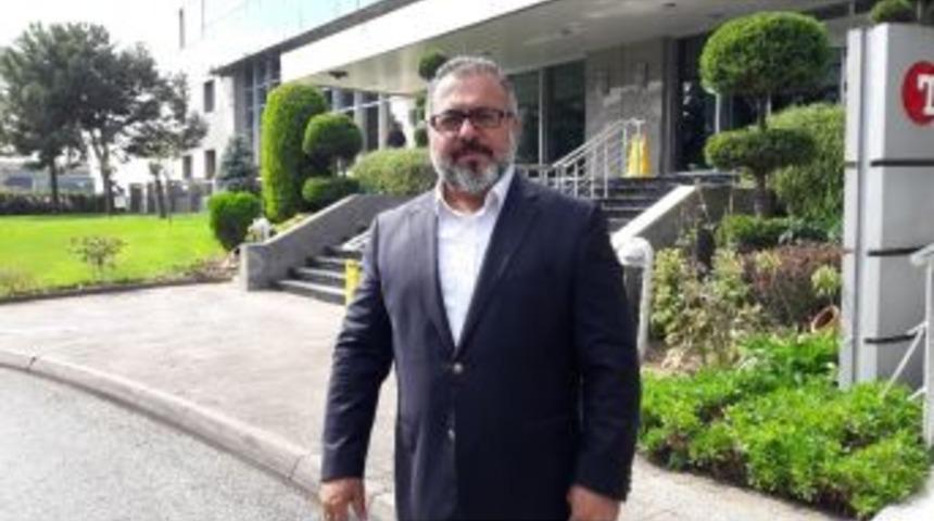 &Uuml;nl&uuml; Şairin Şirketini Bir Bu&ccedil;uk Dakikada Soydular