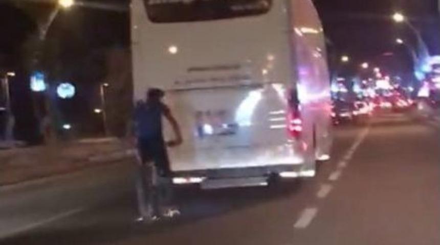 Bisikletli Gencin Tehlikeli Yolculuğu