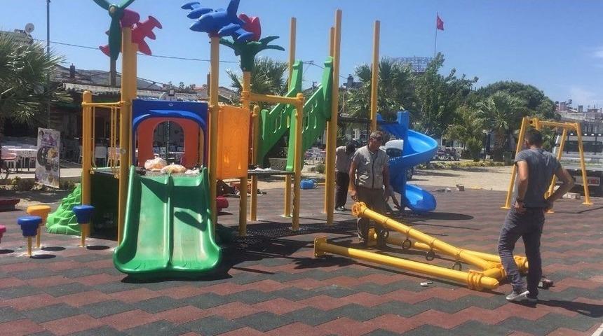 Burhaniye&rsquo;de Parklar Kentin &Ccedil;ehresini Değiştirdi