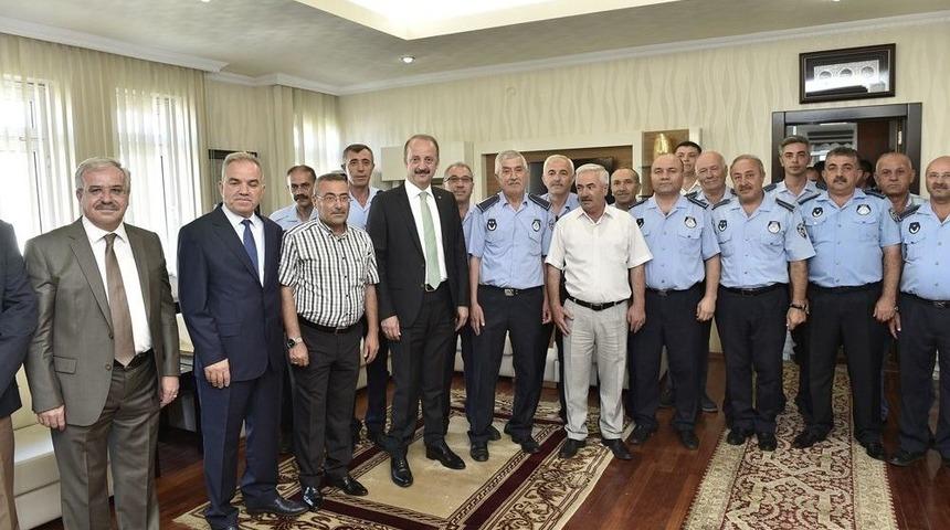 Mesainin İlk G&uuml;n&uuml; Bayramlaşma İle Başladı