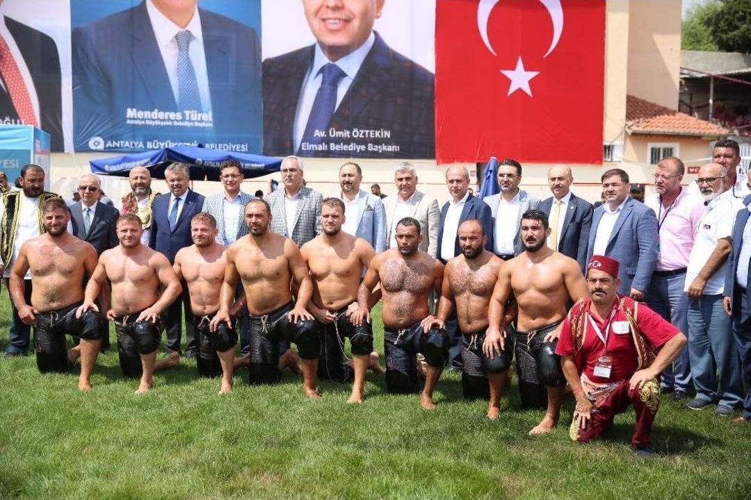 Serikli G&uuml;reş&ccedil;iler Tarihi Elmalı G&uuml;reşlerinde, 1 Birincilik, Beş &Uuml;&ccedil;&uuml;nc&uuml;l&uuml;k Elde Etti.