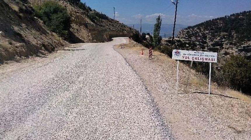 B&uuml;y&uuml;kşehir Belediyesi Asfalt &Ccedil;alışmalarını S&uuml;rd&uuml;r&uuml;yor