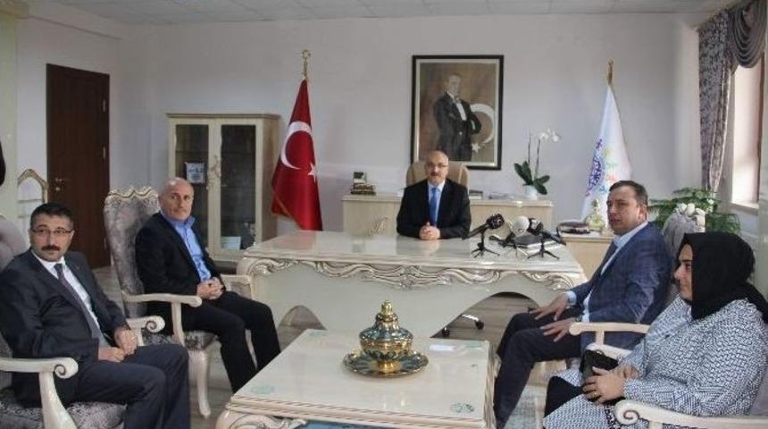 Ak Parti&rsquo;den Milli Eğitim M&uuml;d&uuml;r&uuml; B&uuml;y&uuml;k&rsquo;e Ziyaret