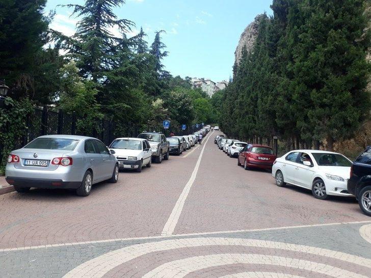 (özel) Bayram Tatilinde Şeyh Edebali Türbesi’ni Binlerce Kişi Ziyaret Etti G3