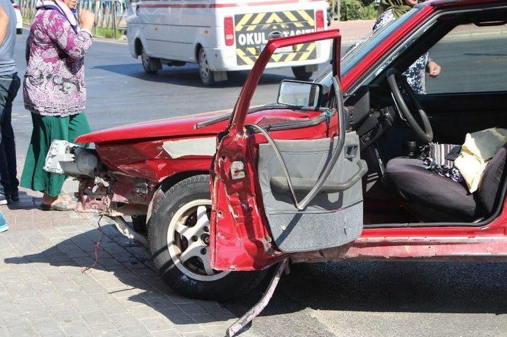 Manavgat’ta Trafik Kazası: 1 Yaralı G4