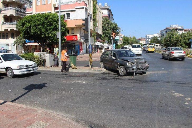 Manavgat’ta Trafik Kazası: 1 Yaralı G5