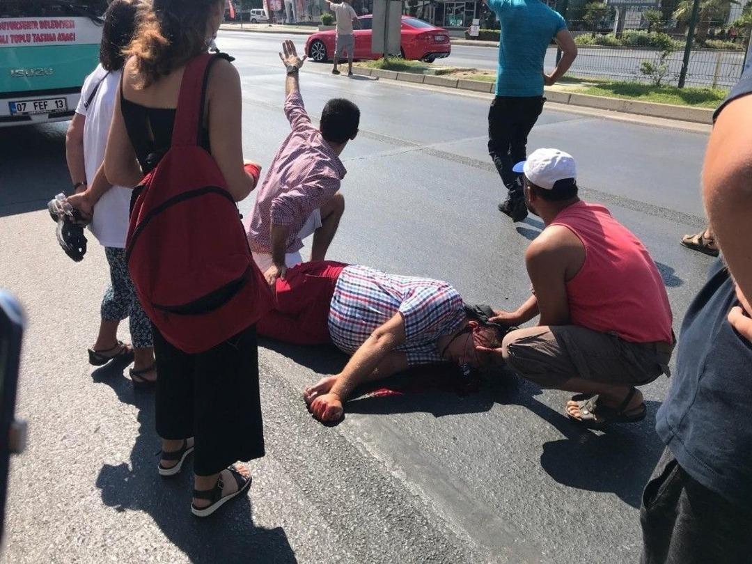 Otob&uuml;s&uuml;n &Ccedil;arptığı Norve&ccedil;li Turist Ağır Yaralandı