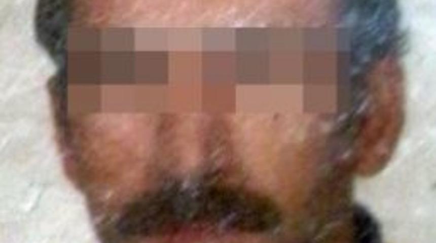 Dedenin Fırlattığı Terlik &Ouml;ld&uuml;rd&uuml;