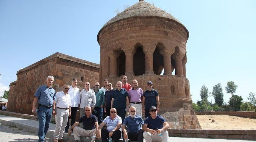 "külliyenin Yapılacak Olması Ahlat’ı Bölgede Ön Plana Çıkarmıştır"