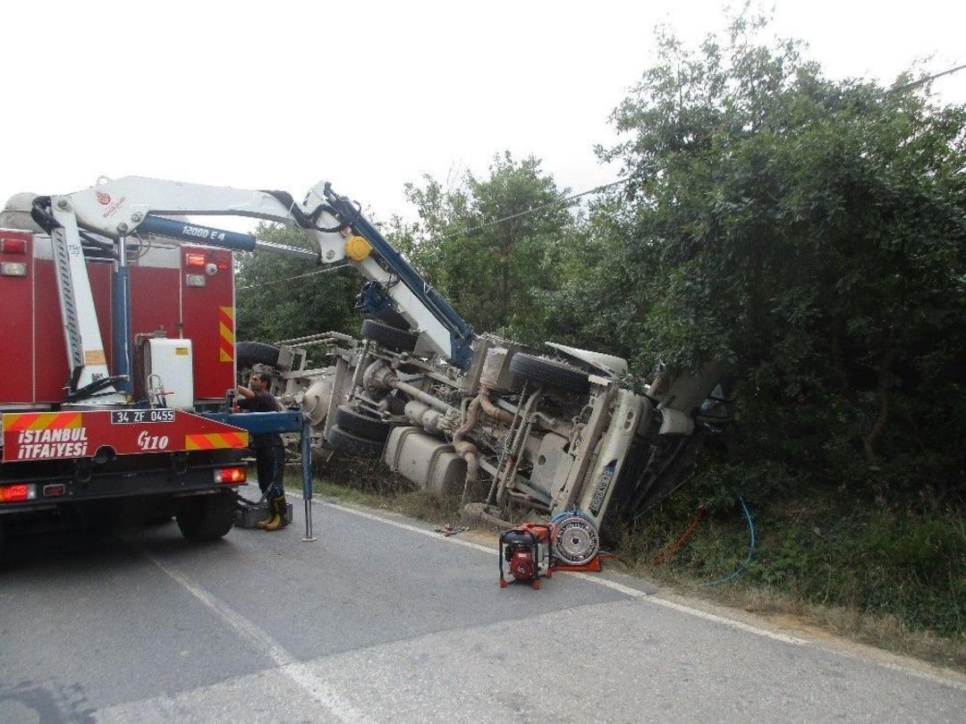 Tankerde Sıkışan S&uuml;r&uuml;c&uuml; 4 Saatte Kurtarıldı