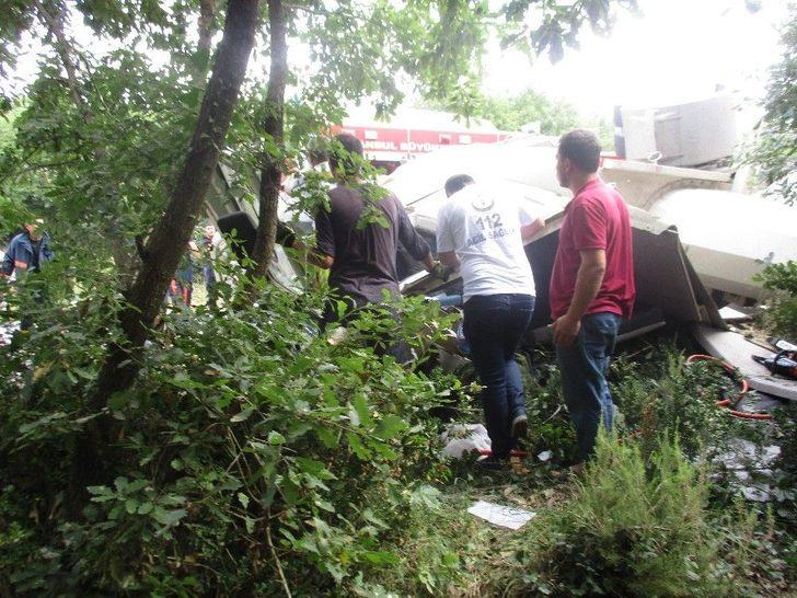 Tankerde Sıkışan Sürücü 4 Saatte Kurtarıldı G3