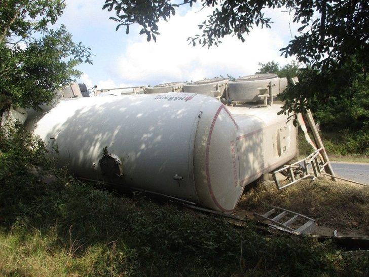 Tankerde Sıkışan Sürücü 4 Saatte Kurtarıldı G4