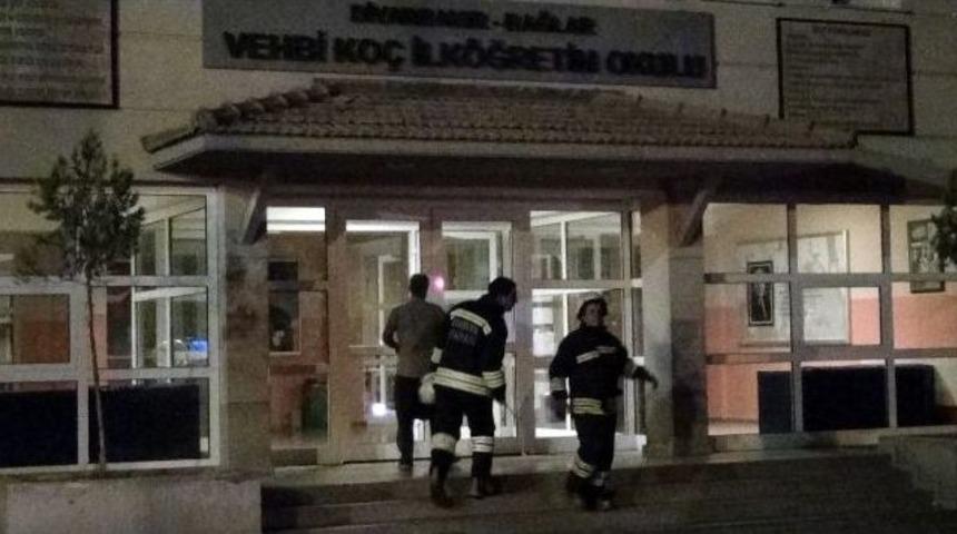 Diyarbakır&rsquo;da İki Okula Eş Zamanlı Saldırı