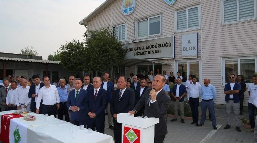 S&ouml;zl&uuml;: "her Yerde Aski&rsquo;nin &Ccedil;alışmalarından &Ouml;vg&uuml;ler Duyuyorum"