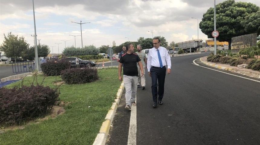 Belediye Başkanı Seçen, Peyzaj Ve Yol Çalışmalarını Yerinde İnceledi